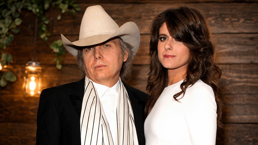 dwight yoakam wife age difference